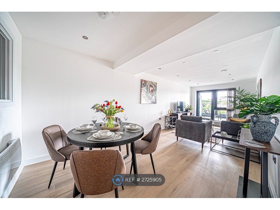 Property photo 3 of 33