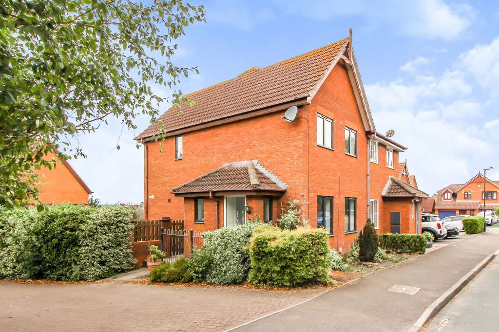 Property photo 1 of 12