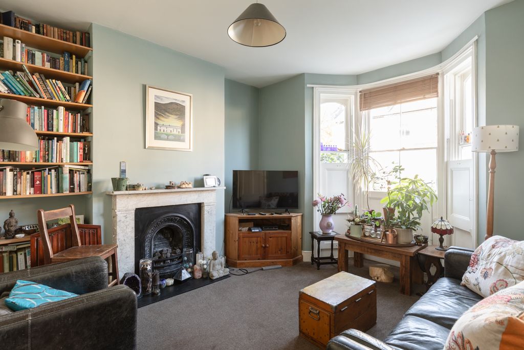 Property photo 3 of 23