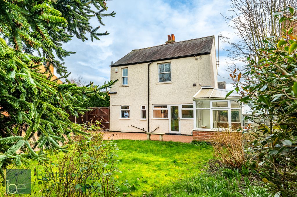 Property photo 1 of 34 Rear Garden