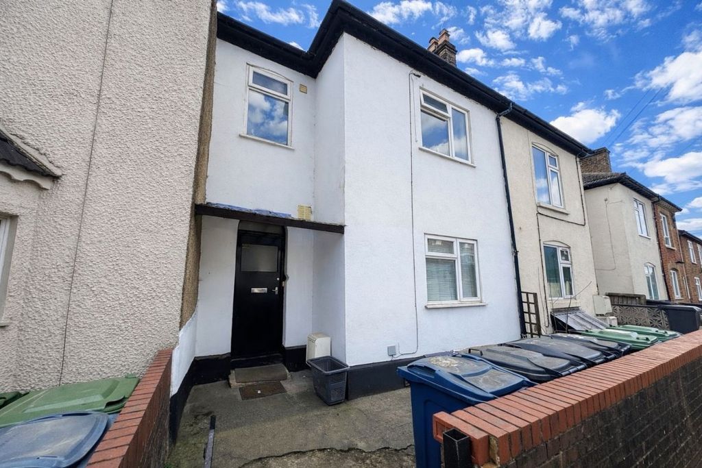 Property photo 1 of 5