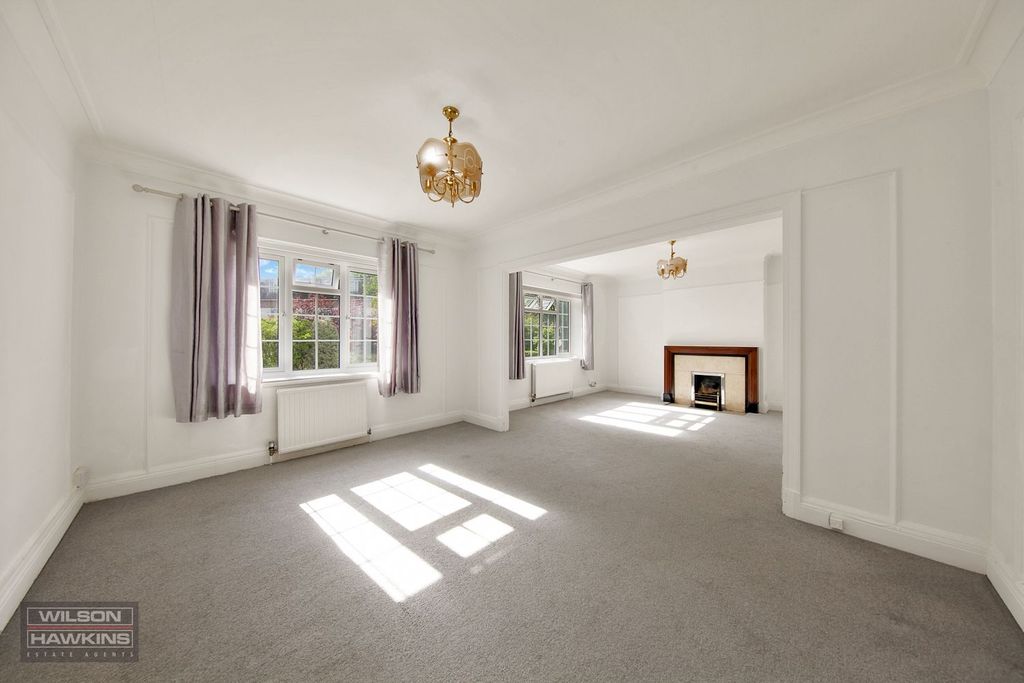 Property photo 3 of 14