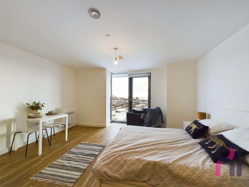 Property photo 1 of 10 Picture No. 20