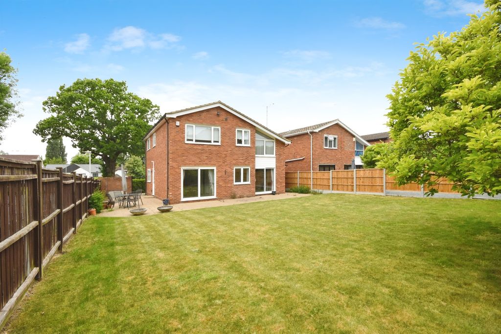 Property photo 2 of 17