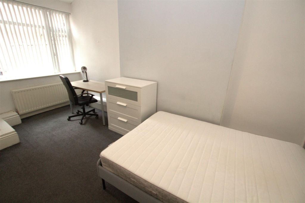Property photo 2 of 12 Room Example.Jpg