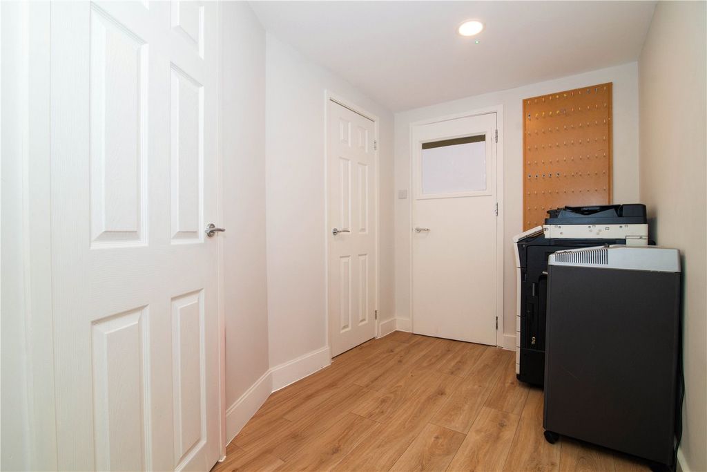 Property photo 3 of 3 Picture No. 02