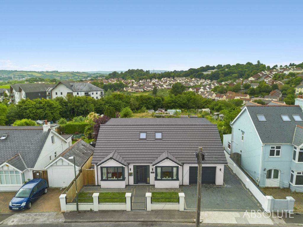 Property photo 1 of 35