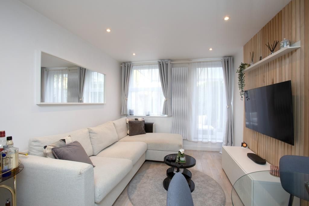 Property photo 3 of 12 Reception Room