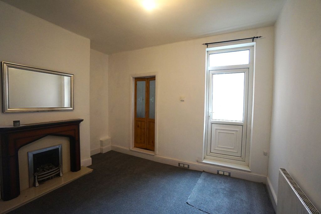 Property photo 3 of 5 2668673