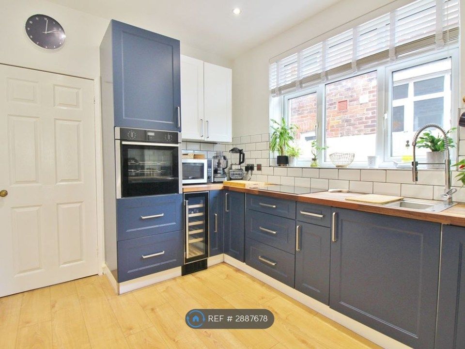 Property photo 2 of 23