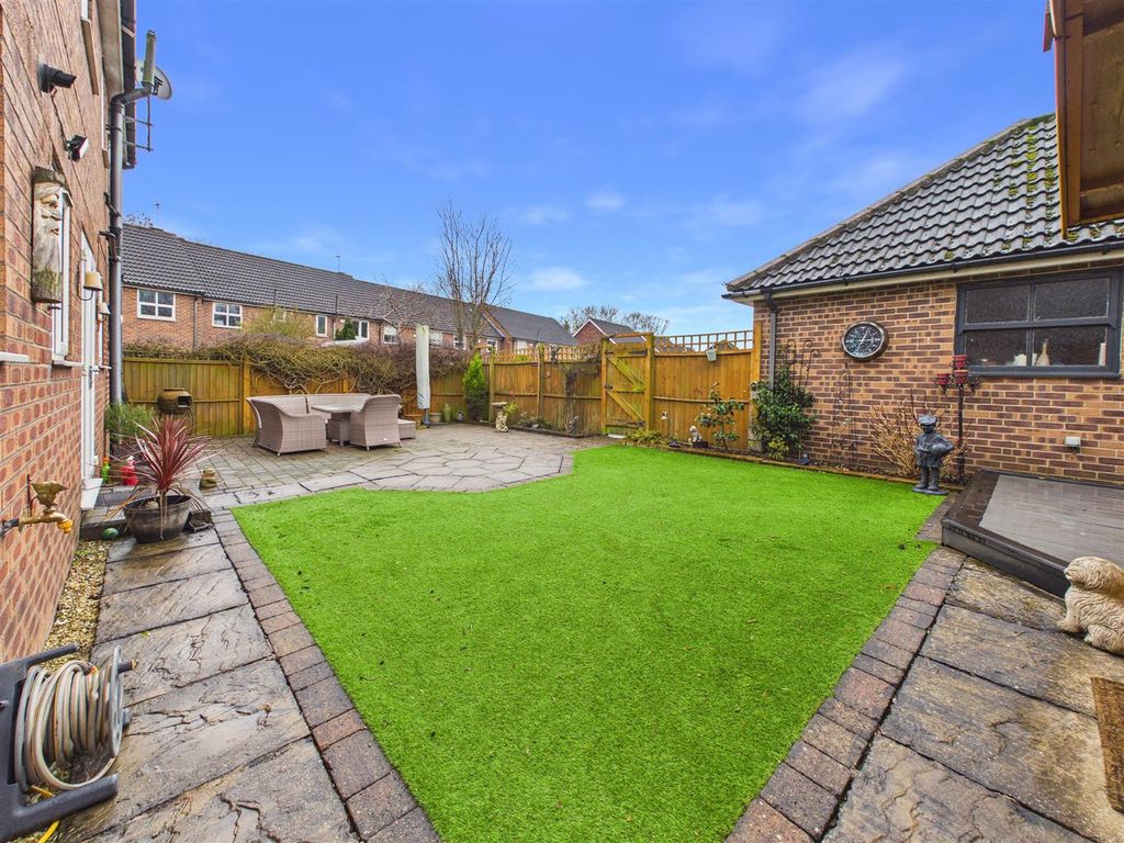 Property photo 3 of 26 Outside