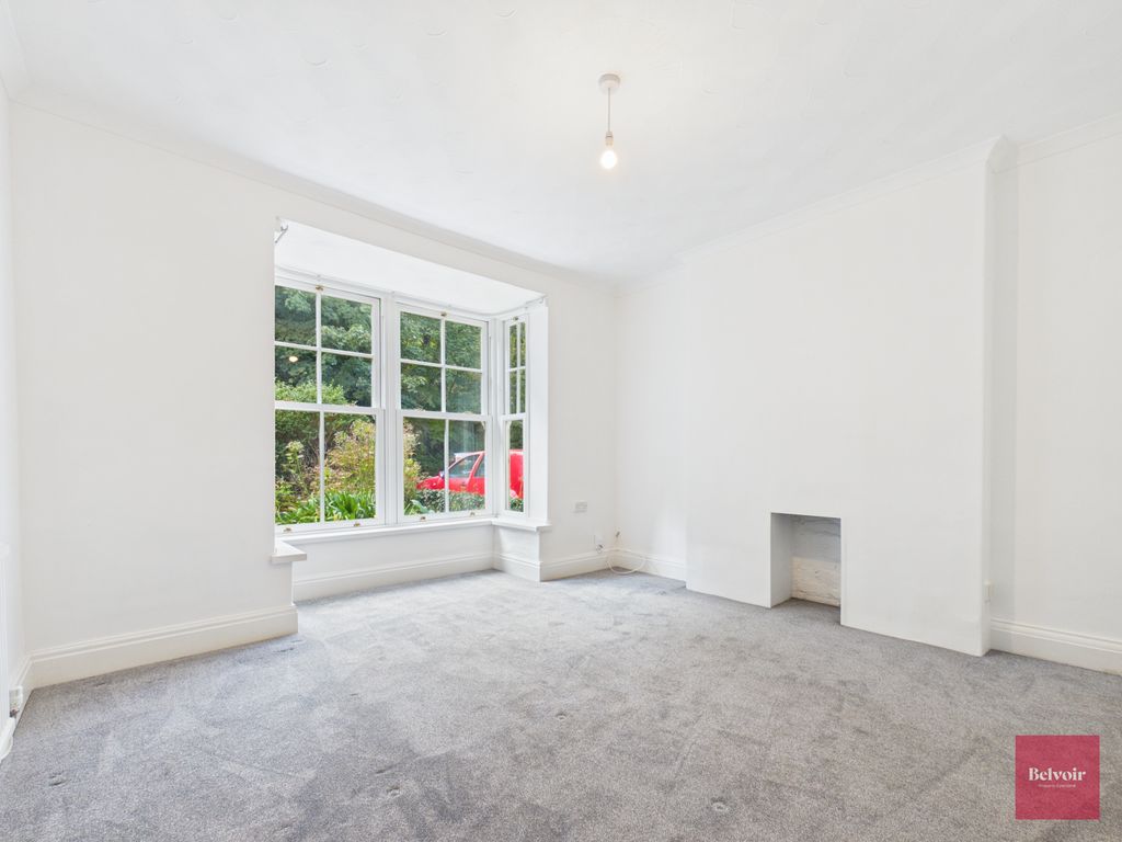 Property photo 2 of 31