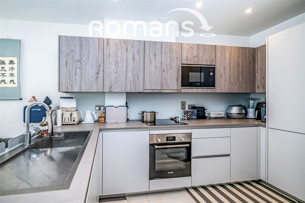 Property photo 3 of 11 3