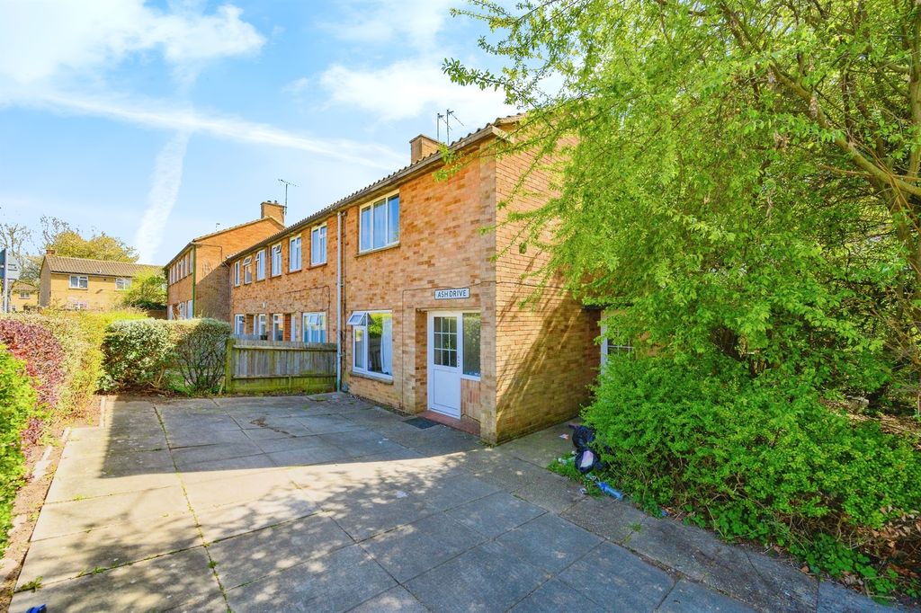 Property photo 2 of 12