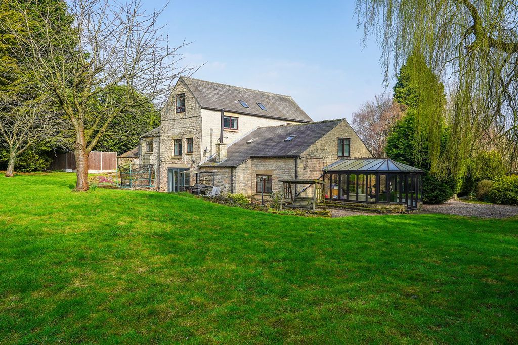 Property photo 1 of 43