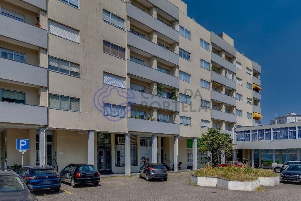 Property photo 1 of 33 T3 Apartment On Praceta Nortecoope, Maia