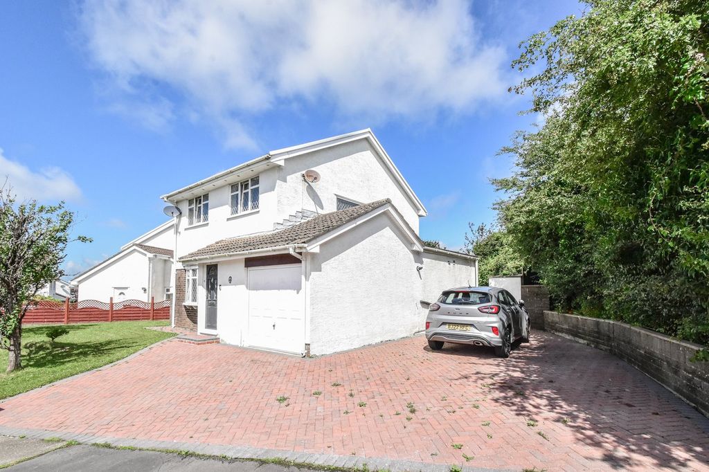 Property photo 3 of 30