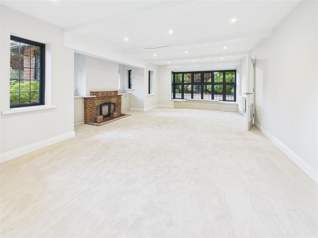 Property photo 2 of 29