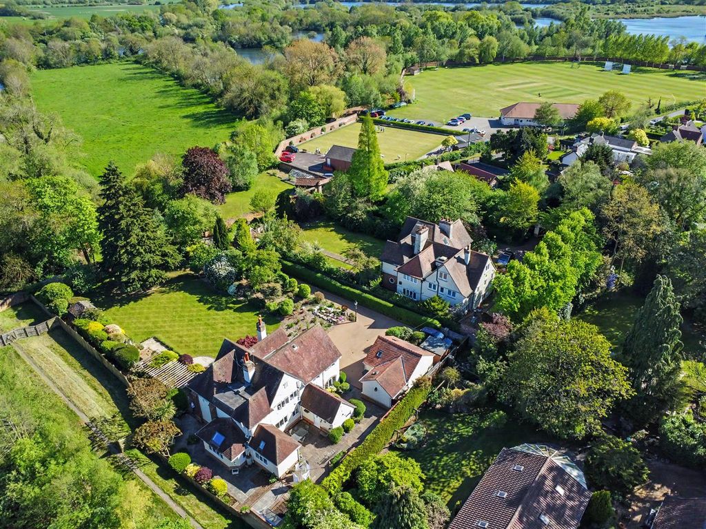 Property photo 2 of 44 Drone 21.Jpeg