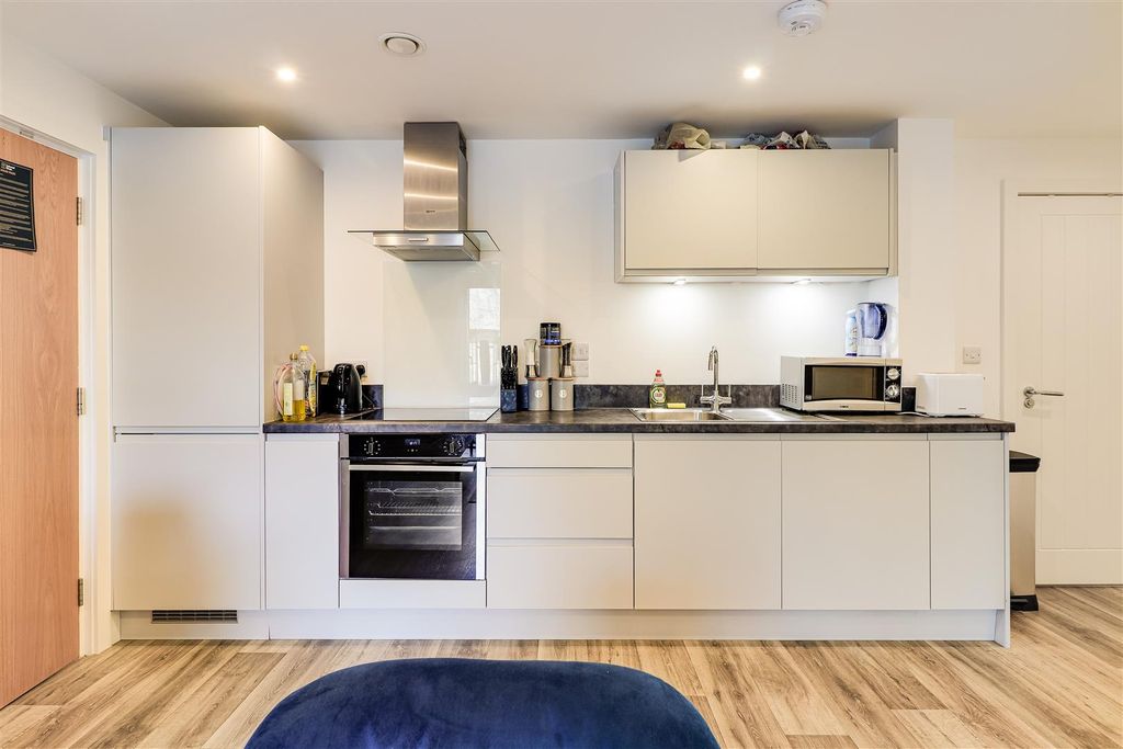 Additional image 4 of 1 bed flat for saleAttewater House, Water Street CB4