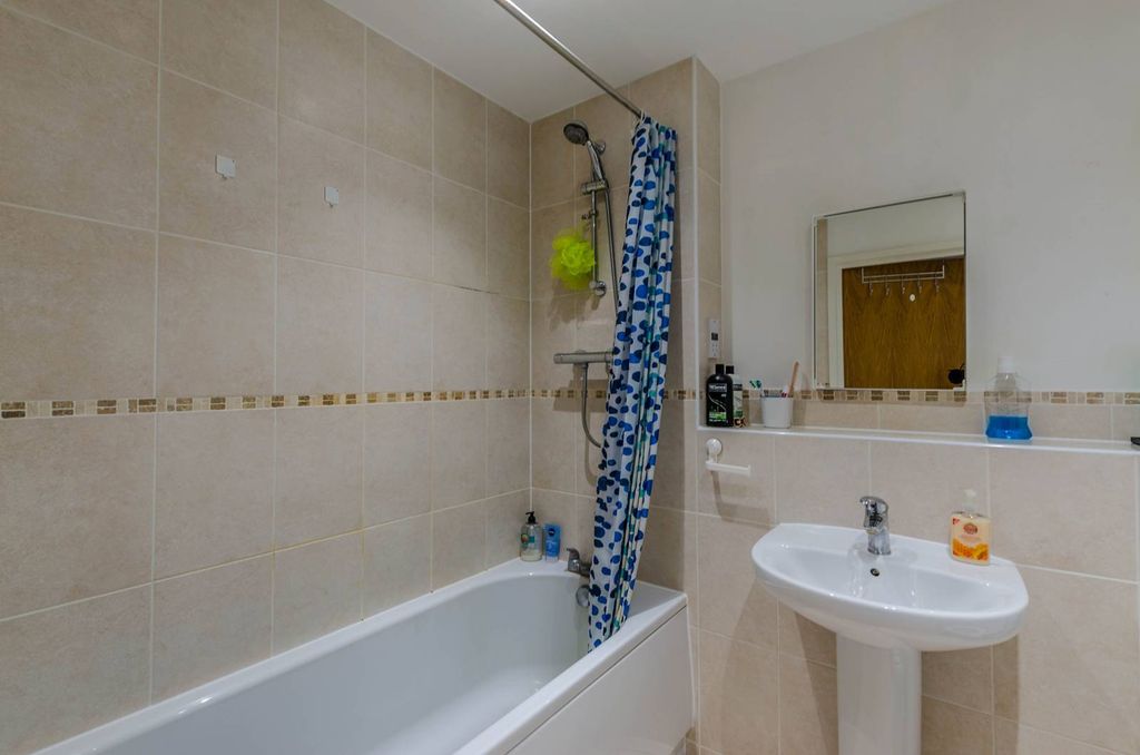 Property photo 3 of 5