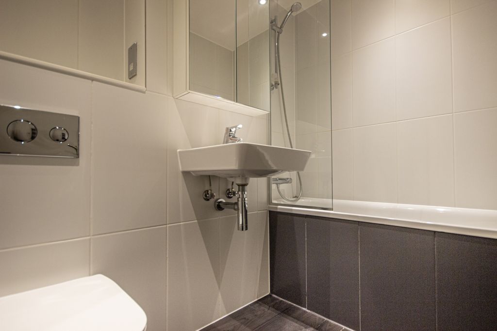 Property photo 3 of 8 5