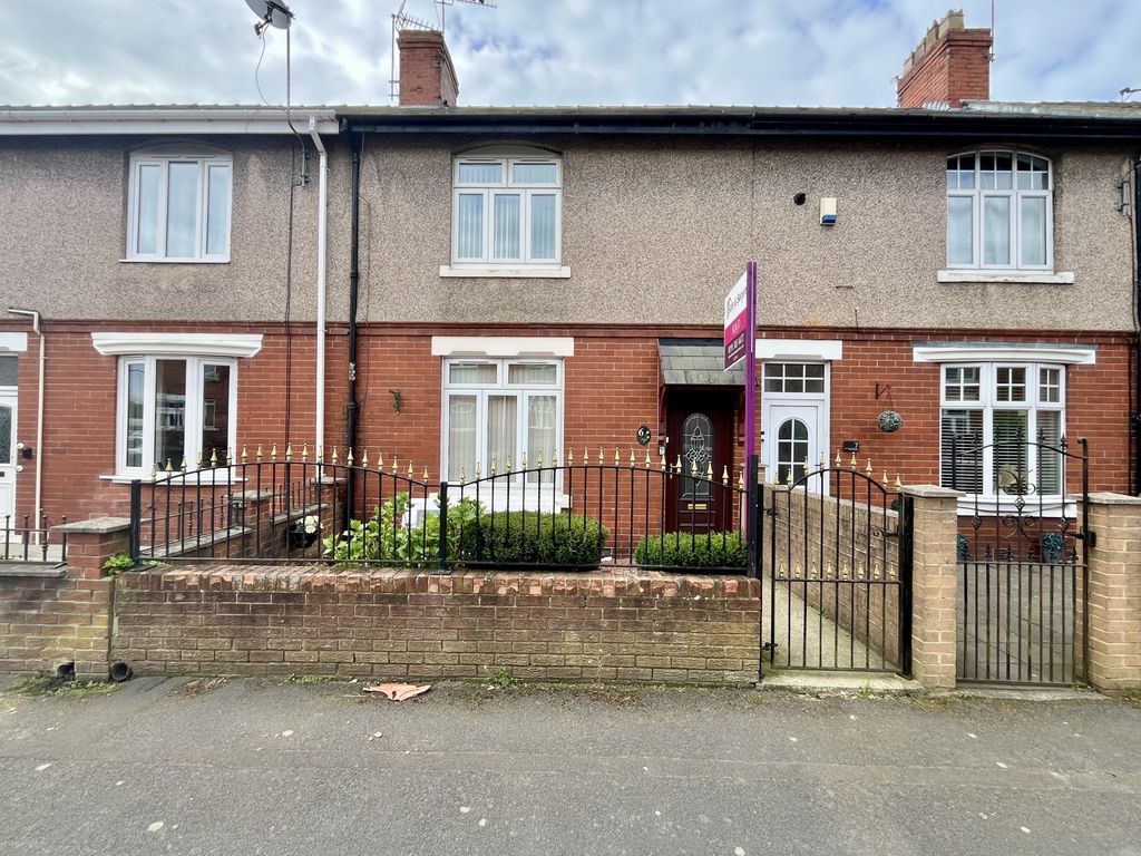 Property photo 1 of 18 Property For Let