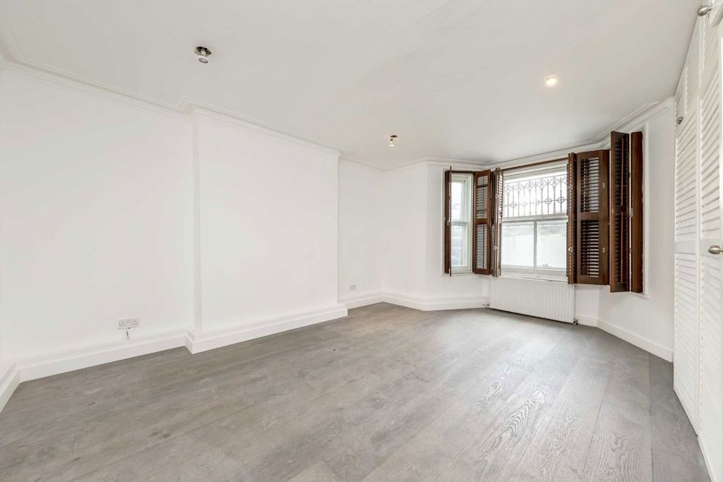 Property photo 3 of 6
