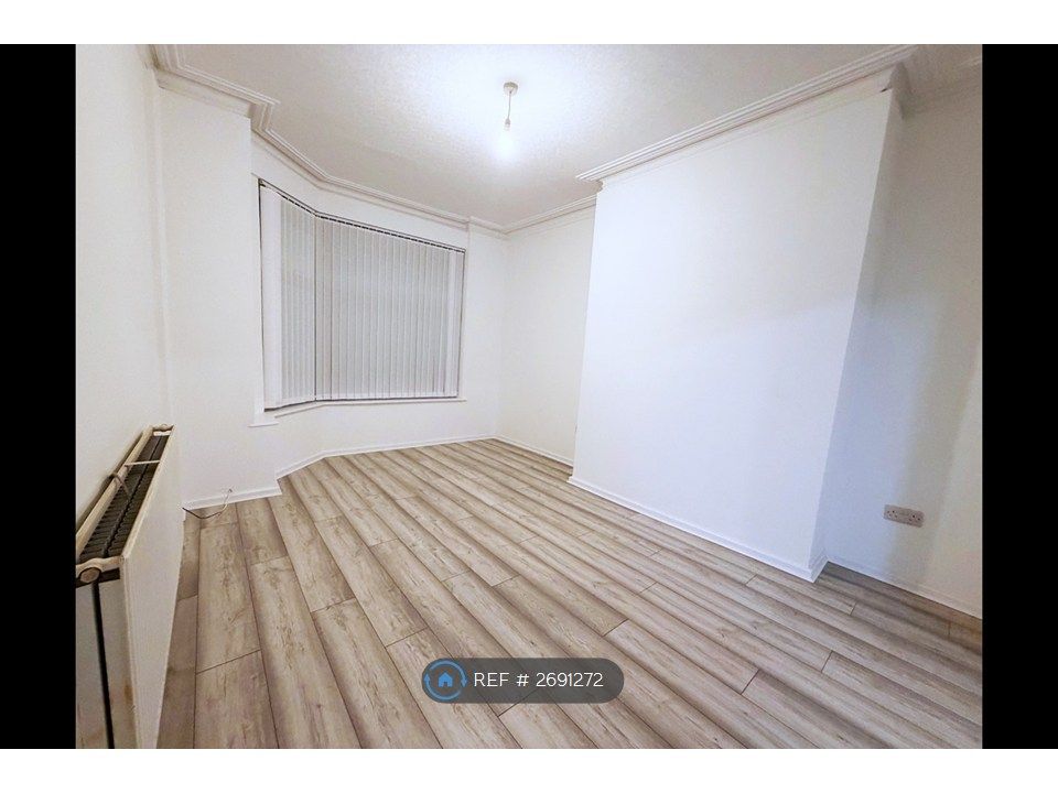 Property photo 3 of 9 Lounge