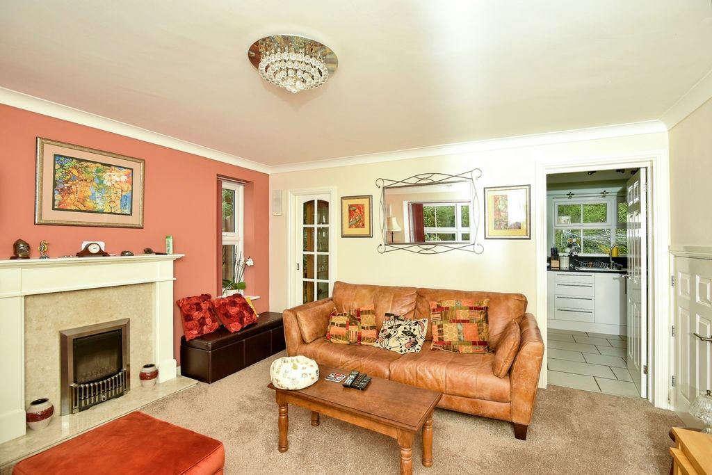 Property photo 3 of 17 Photo