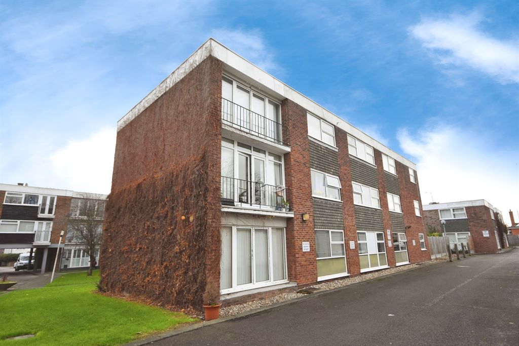 Property photo 3 of 14