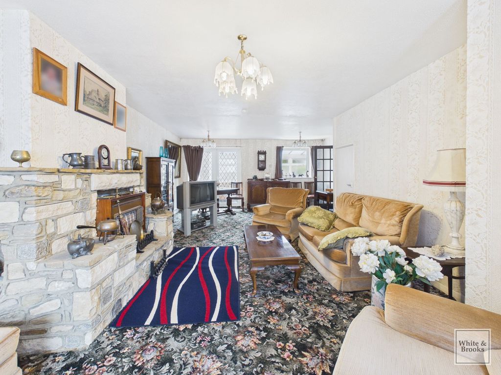 Property photo 3 of 18