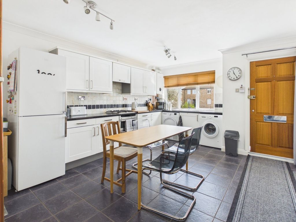 Additional image 5 of 2 bed flat for saleThe Broadway, Farnham Common, Buckinghamshire SL2
