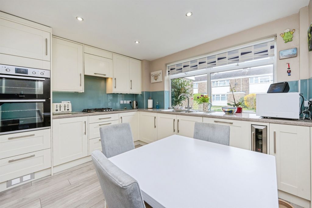 Property photo 3 of 24