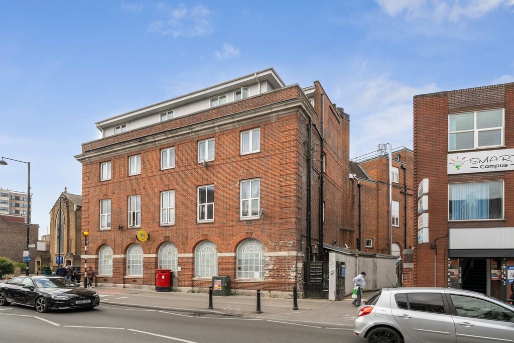 Property photo 1 of 15 Photo 14