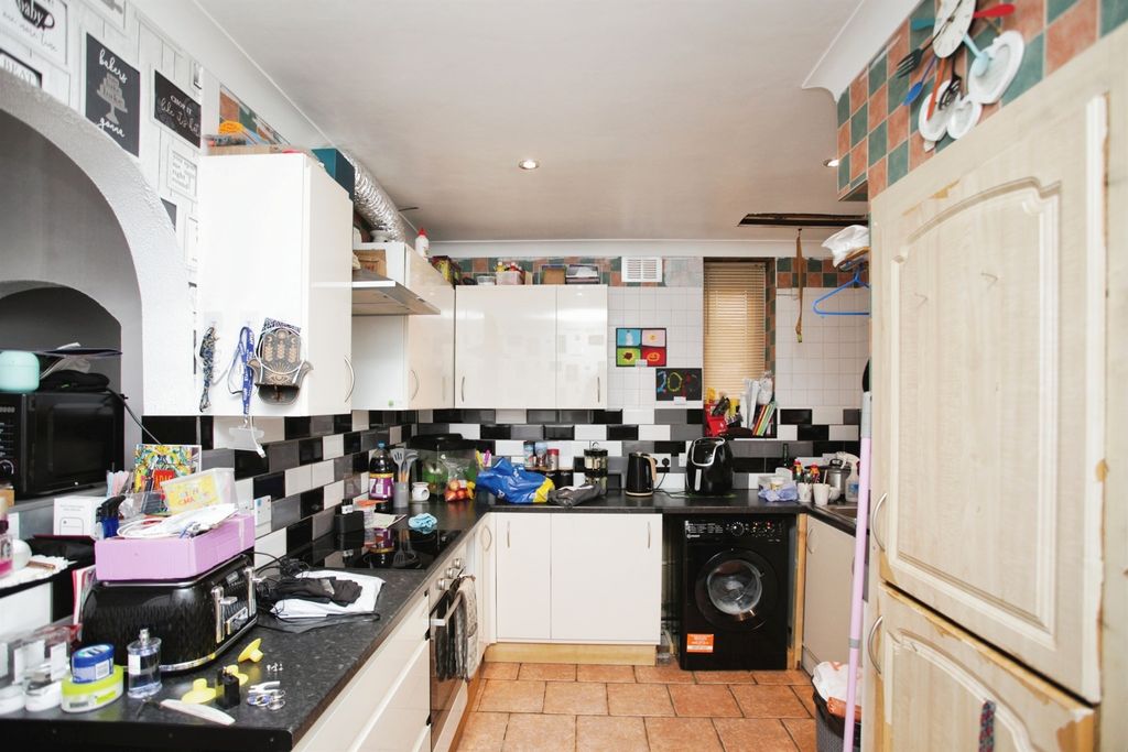 Property photo 3 of 16