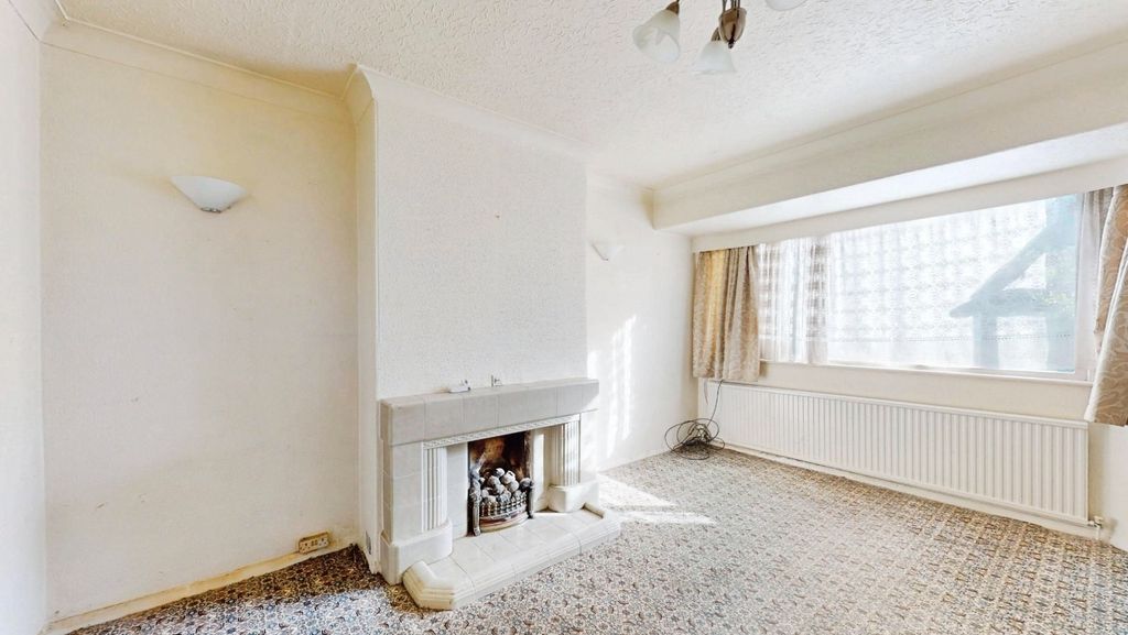 Property photo 2 of 13 Pbox-Bedroom-343156.Jpg