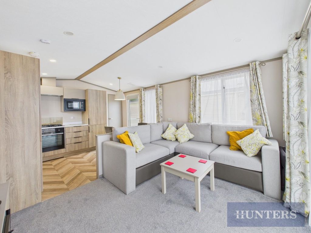 Property photo 3 of 17 Cam05316G0-Pr0277-Still001.Jpg