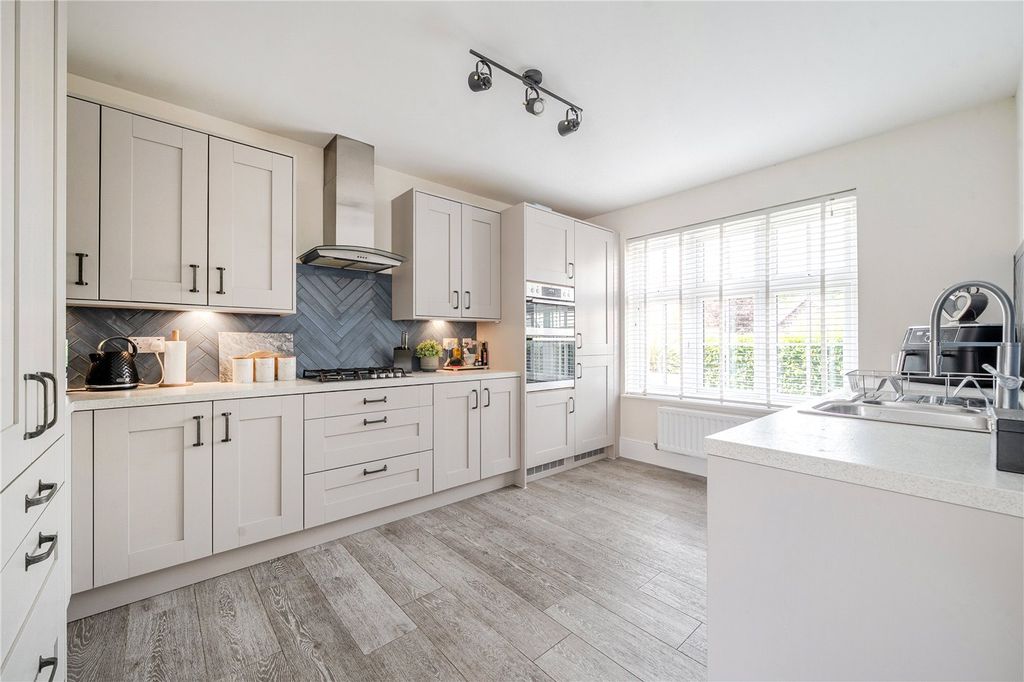 Property photo 3 of 19 Picture No. 13