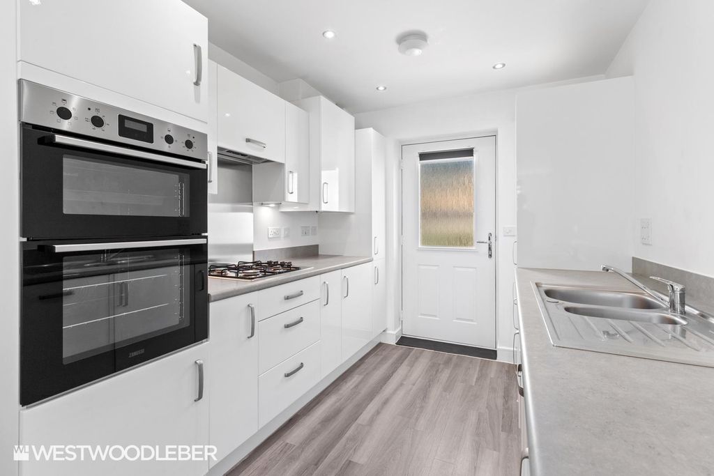 Property photo 2 of 19 Stevensoncourtway_11.Jpg