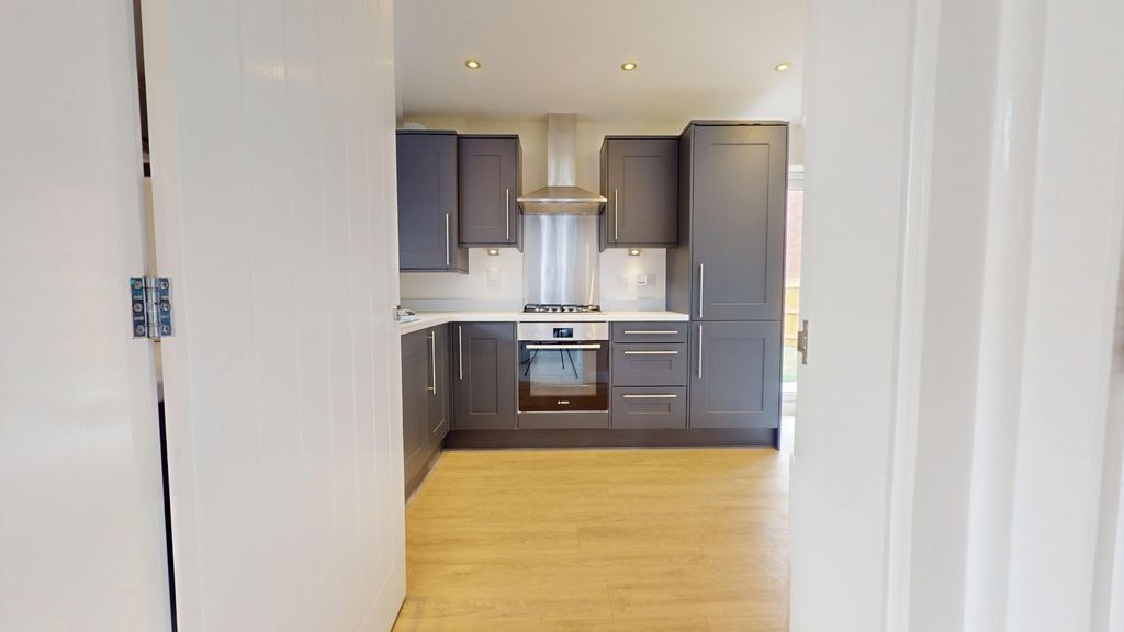 Property photo 3 of 25 4352396