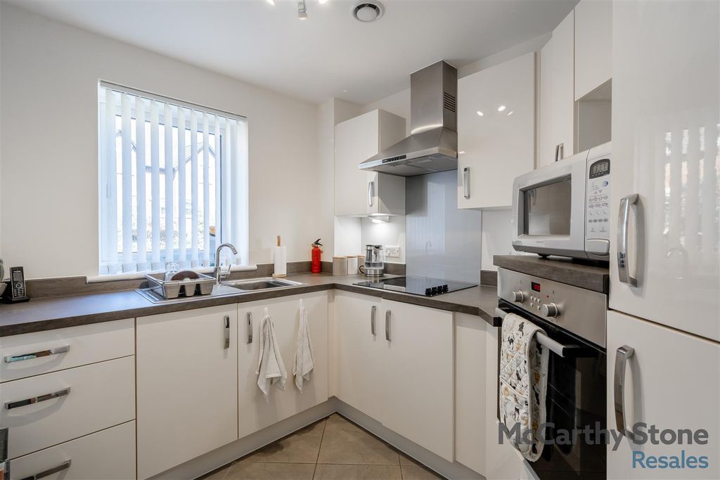 Additional image 8 of 1 bed flat for saleCrocus Court, Station Road, Poulton-Le-Fylde FY6
