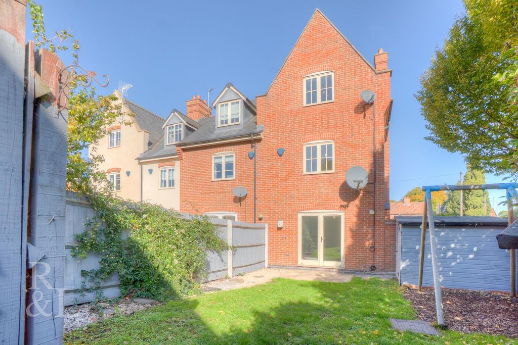 Property photo 2 of 17 Batched (6).Jpg