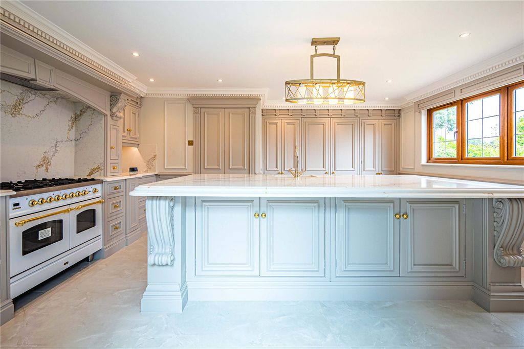 Property photo 2 of 22 Picture No. 24