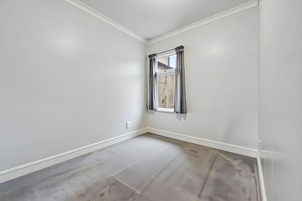 Property photo 2 of 12 Dinning Room