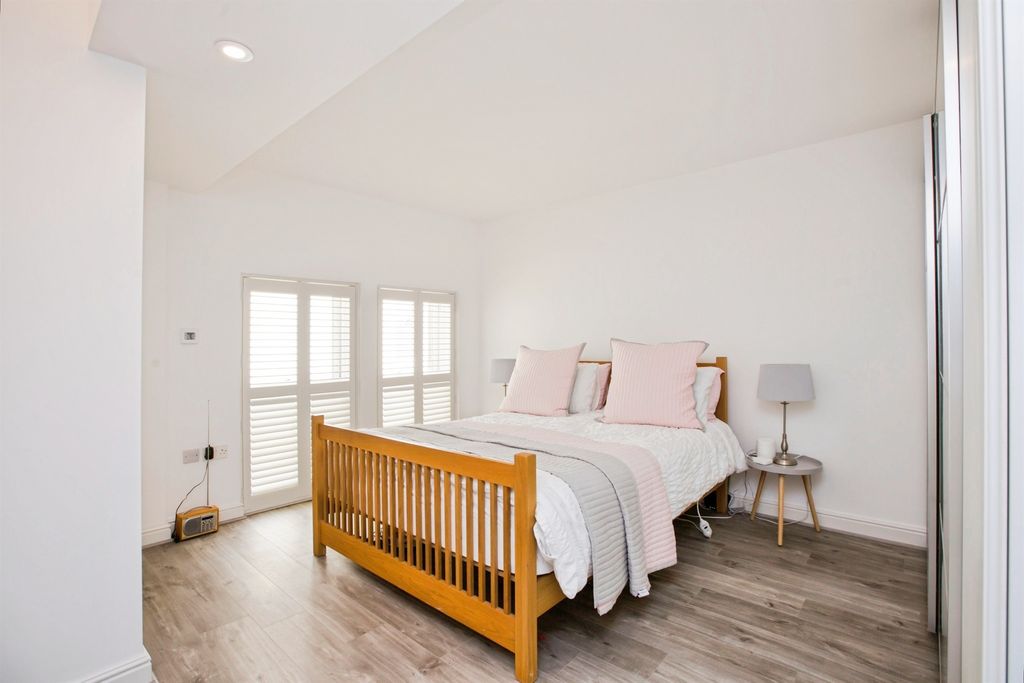 Additional image 10 of 2 bed flat for saleCharlotte Close, Halifax HX1
