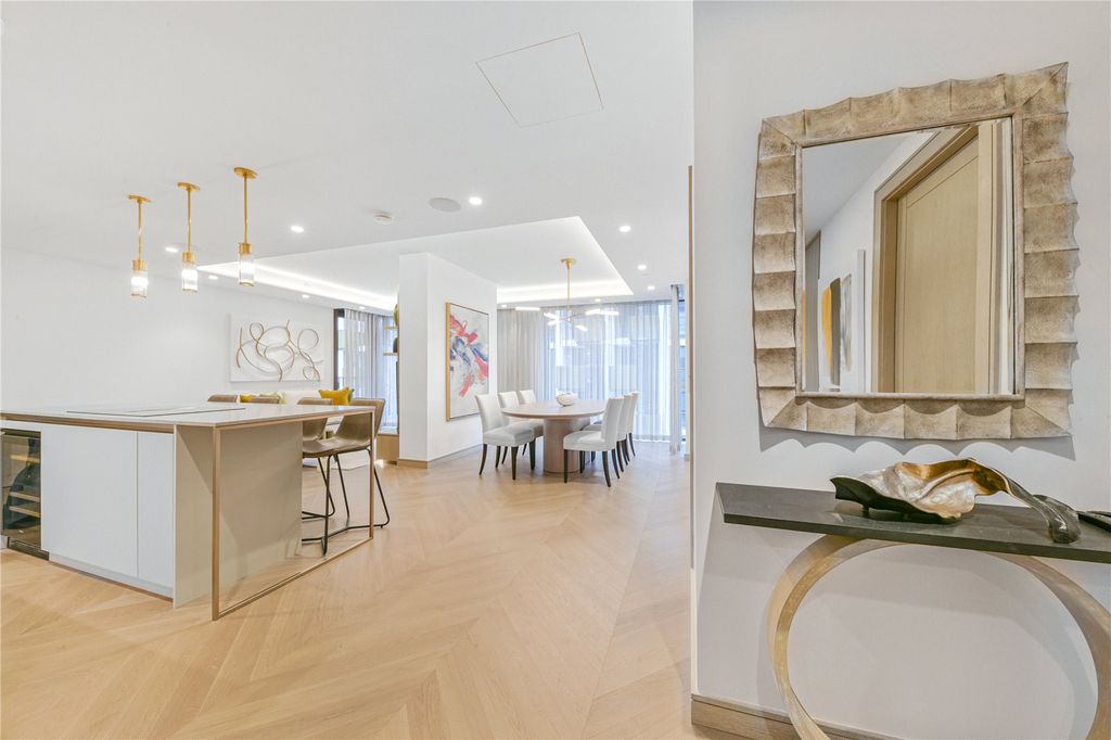 Property photo 1 of 16 Kitchen/Dining