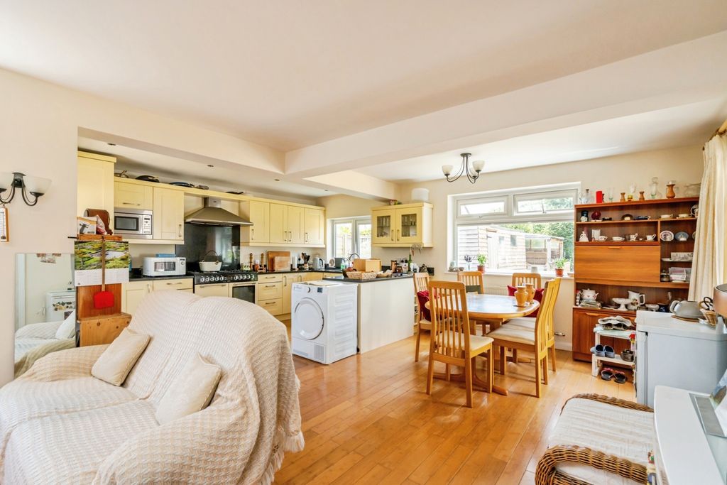 Property photo 2 of 21 Pbox-Img.Jpg