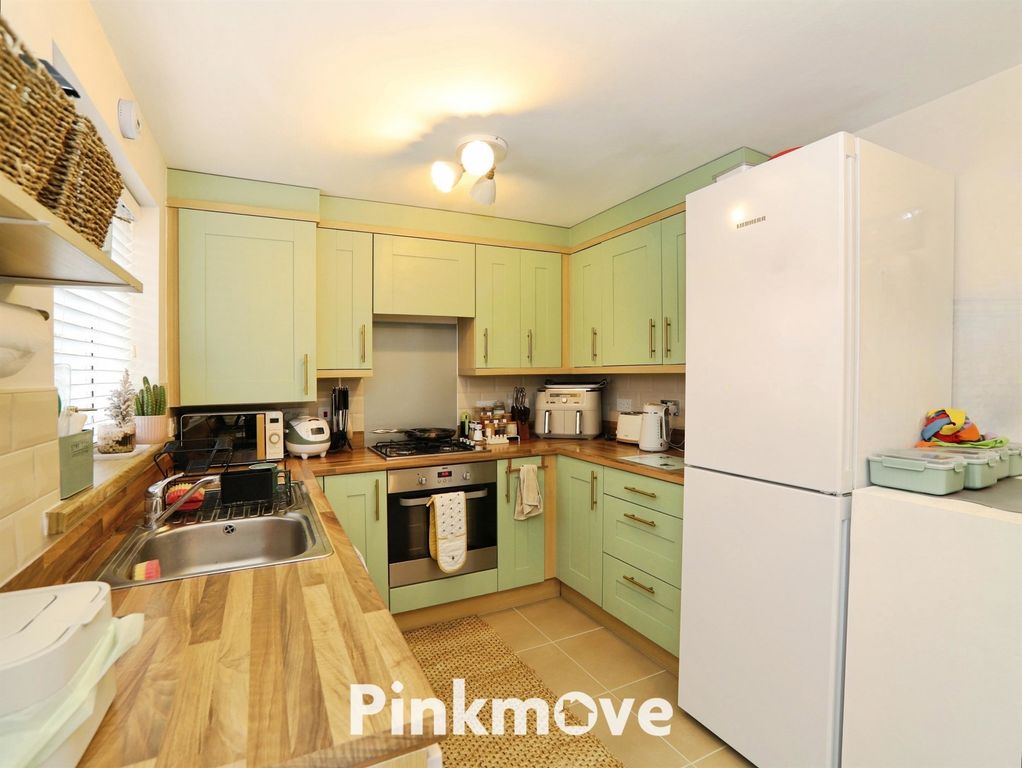 Property photo 2 of 20