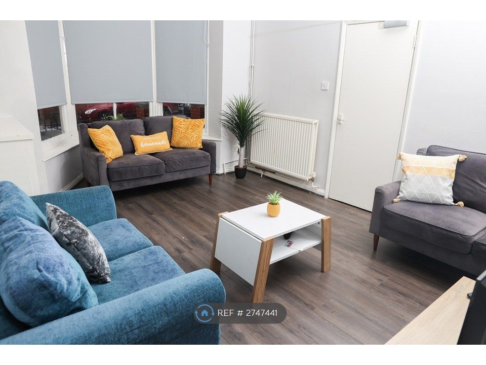 Property photo 2 of 11